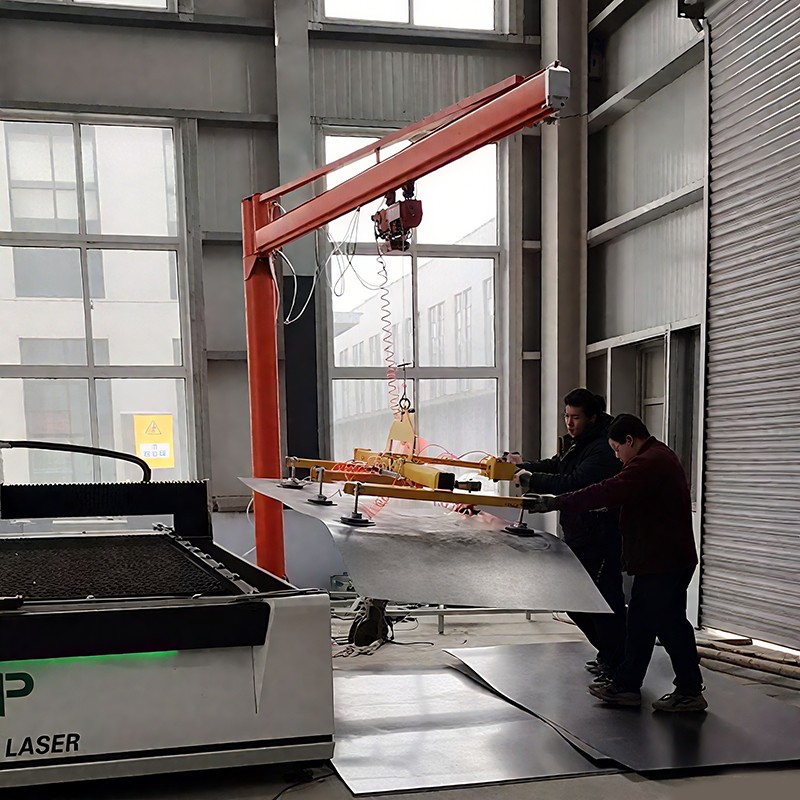 Manipulator pneumatic de încărcare cantilever